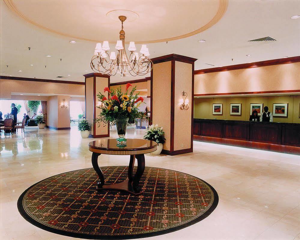 Chestnut Residence And Conference Centre - University Of โตรอนโต ภายนอก รูปภาพ